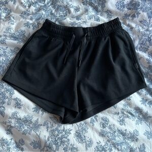 Gilly hicks active cooldown shorts size S